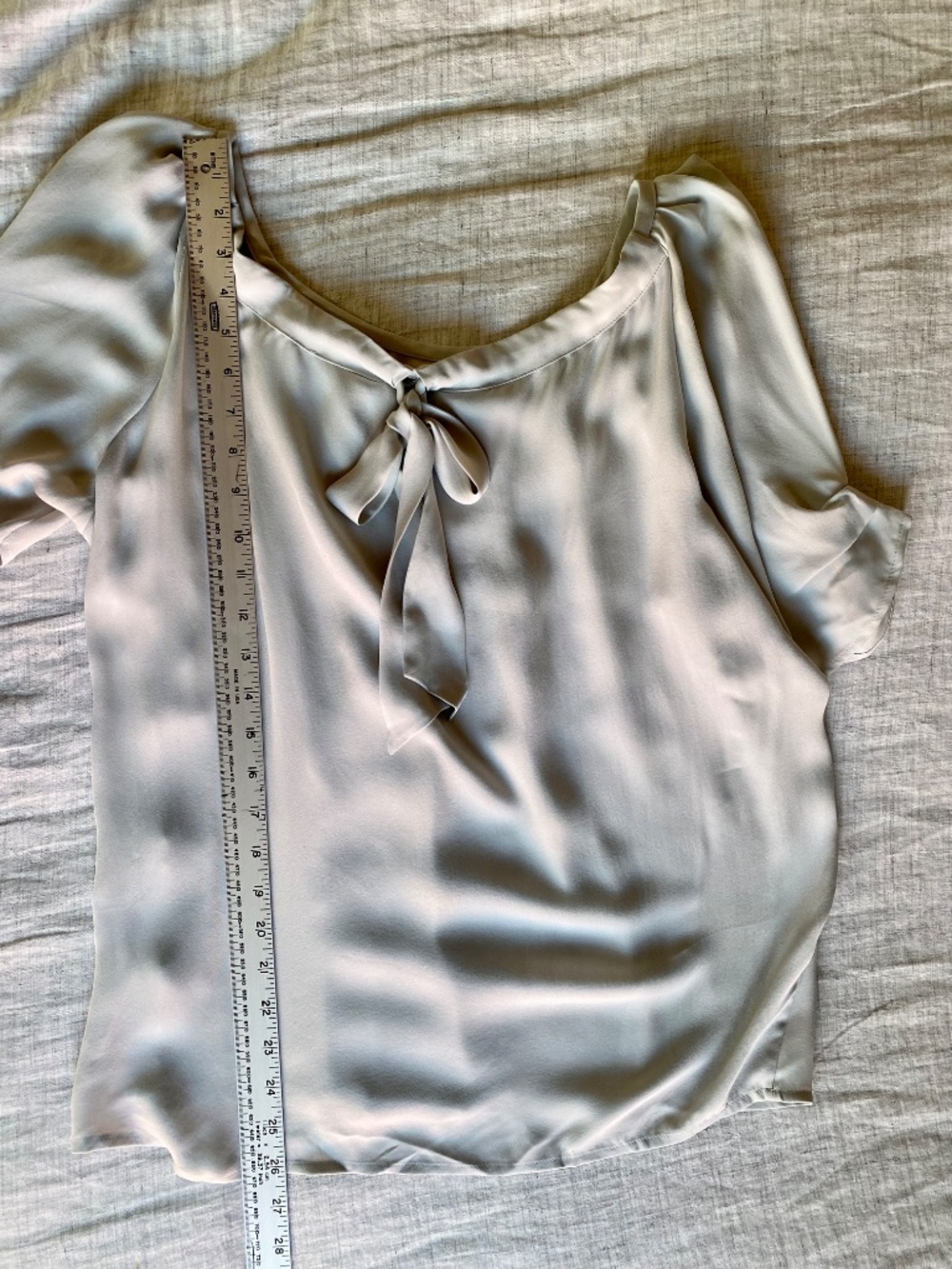Joie short sleeved silk top in pale blue/gray, with bow tie at back Size L - Picture 10 of 11